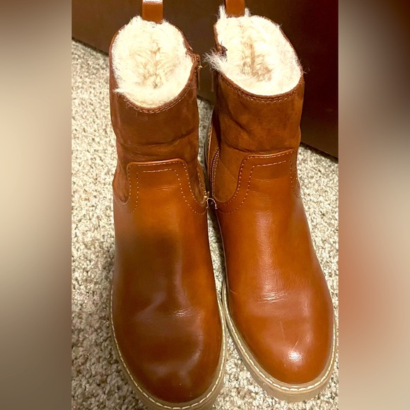 Universal Thread  Brown Side Zipper Block HeelFaux Fur Lines Boots  Size 7.5 GUC - Picture 10 of 10